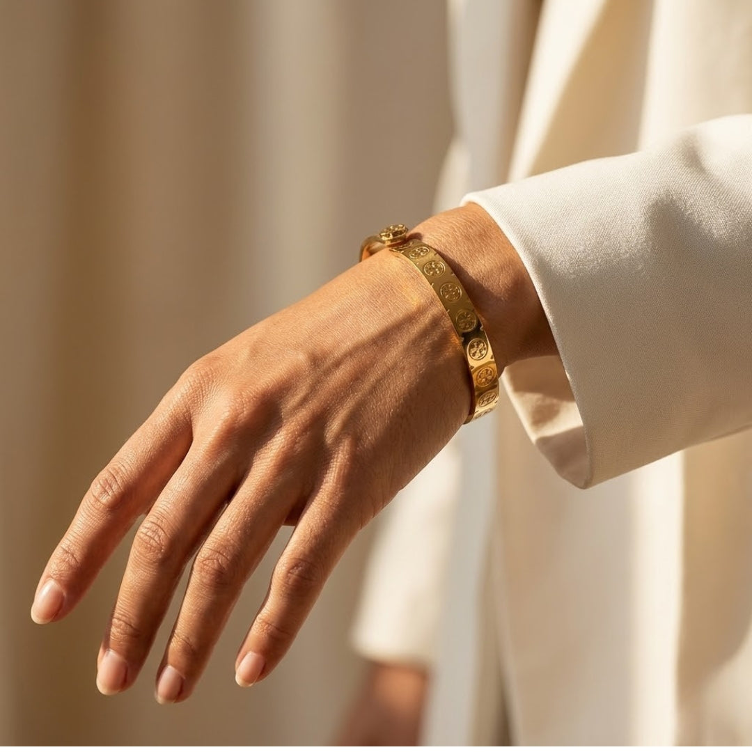 Aureon Medallion Lock Bangle