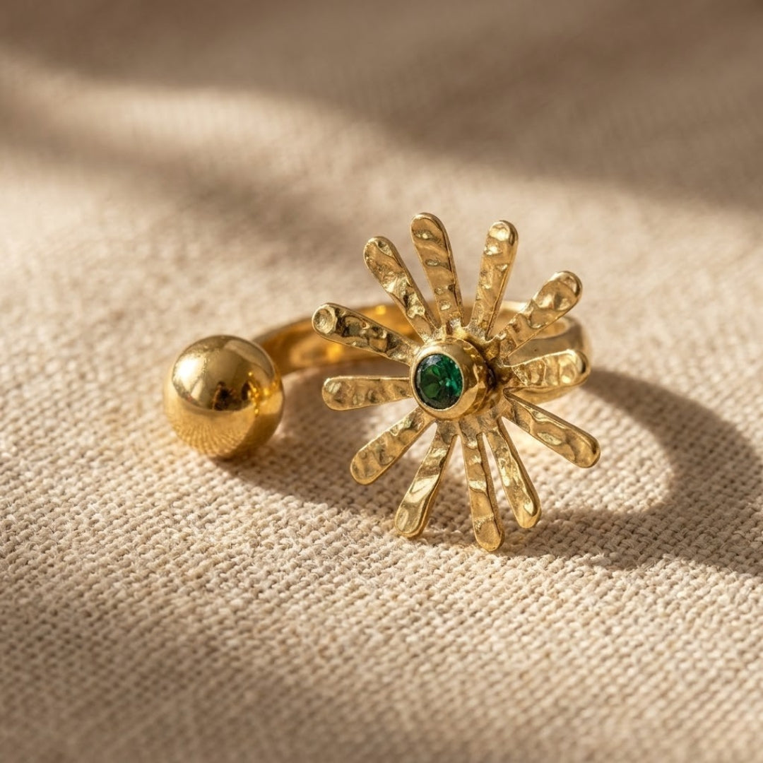 Solara Verde Orbit Ring