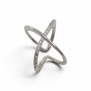 Étoile Crossing Pavé Ring